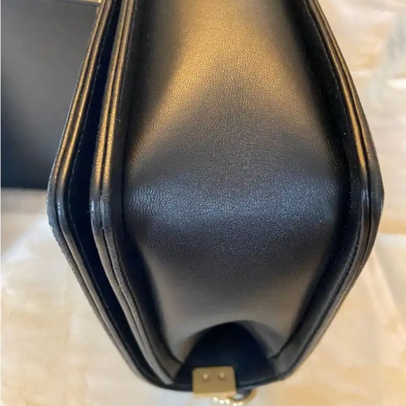 Chanel Medium Boy Bag (new medium). - Picture 6 of 10
